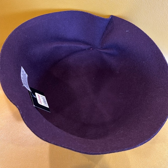 Adorable macys backstage dark purple NWT 100% wool bucket/bowler hat. Retro. NWT - Picture 5 of 5